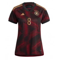 Camisa de time de futebol Alemanha Leon Goretzka #8 Replicas 2º Equipamento Feminina Mundo 2022 Manga Curta